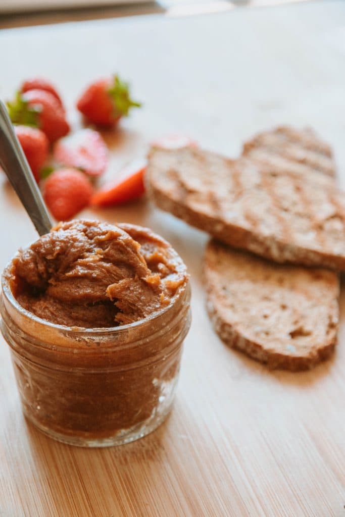 Datteln Rezepte: Datteldip – Yogi & Yousef Datteln Rezepte: Datteldip – Yogi & Yousef