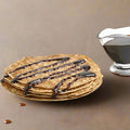 Dattelsirup auf Pfannkuchen